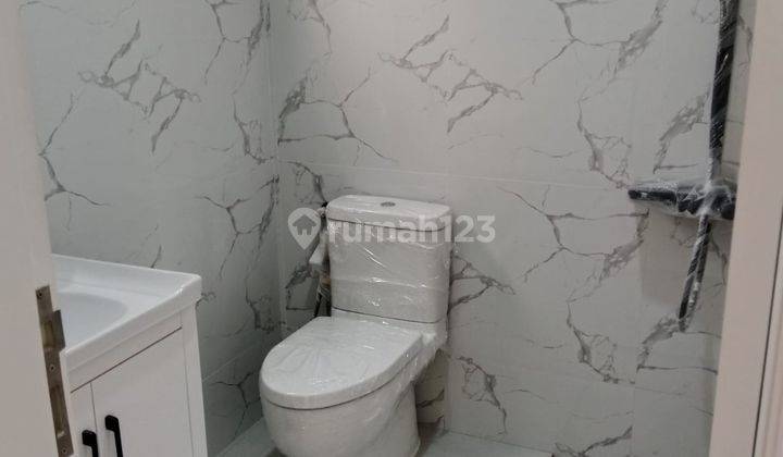 foto lainnya rumah camden house residence, kembangan,