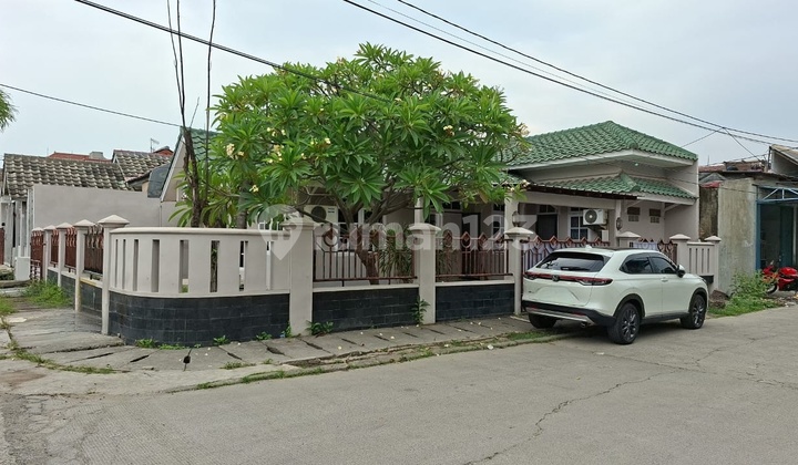 Rumah hoek luas. di Perumahan Harapan Indah, Jl Alpukat Raya 2