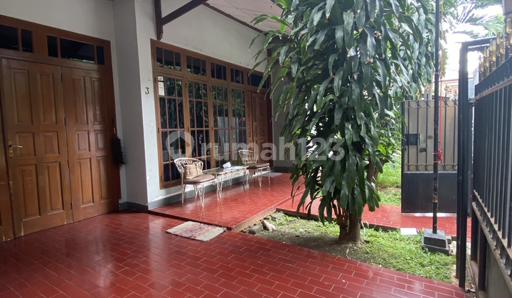 Jual Rumah 2 Lantai Kondisi Masih Bagus Minim Renovasi Di Tebet Timur Hook. Jalan Lebar 2 Mobil. 10 M Nego Sampai Jadi