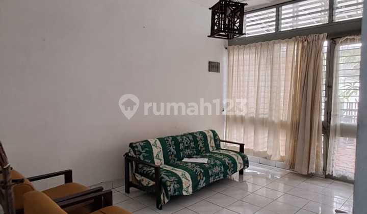 Jual.cepat Hanya 4 Miliar Luas 305M2, Jalan Kaki.5 Menit ke Stasiun LRT , Jalan.depan.lebar 2 Mobil, Strategis 2