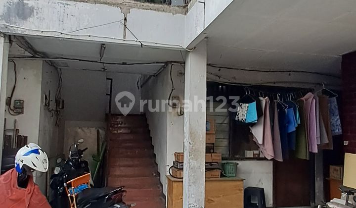 Rumah 2 lantai dekat perkantoran  2