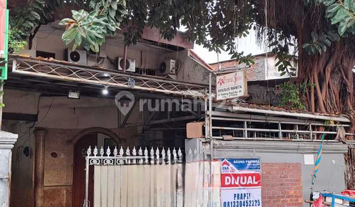 Rumah Tua Hitung Tanah Lokasi Strategis Pinggir Jalan Ramai Cocok untuk Usaha Kos-An Rumah Tua Hitung Tanah Lokasi Strategis Pinggir Jalan Ramai Cocok untuk Usaha Kos-An
