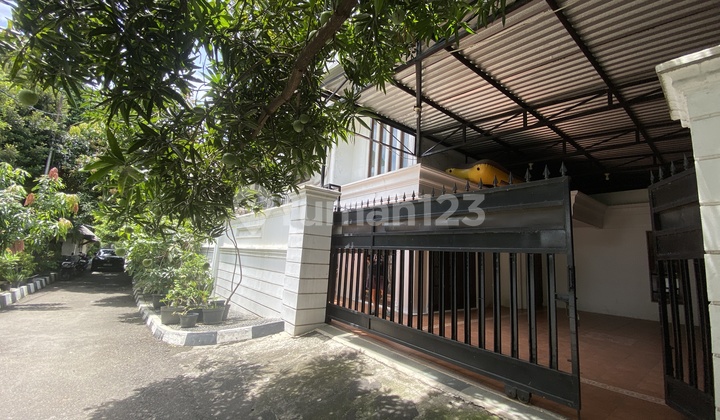 Jual Rumah di Lokasi Sangat Strategis di Pulo Mas, Hanya 6.5 M, Luas 328M2, Nego Sampai Jadi. Sudah Hak Milik. Jalan Depan Lebar 2 Mobil, Akses Tol, Lingkungan Aman Dalam Komplek One Gate System