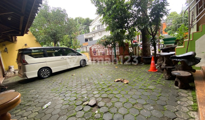 Jual Rumah Nuansa Etnik Kayu 385M2, Hak Milik, Dekat ke Bandara Halim Perdana Kusumah, 2 Lantai, Jalan Depan Lebar 2 Mobil, Rp 4 M Nego 2