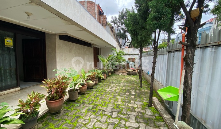 Jual Rumah Banyak Kamar Lokasi Strategis Dekat S Parman, Tomang Luas 750M2 Mepet NJOP 11 M Nego Jual Cepat Butuh Uang 2