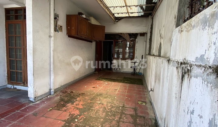 Old House Super Strategic Location Pulo Gadung Area 170M2, Wide Front Road for 2 Cars, Freehold Price Negotiable Until Done 2