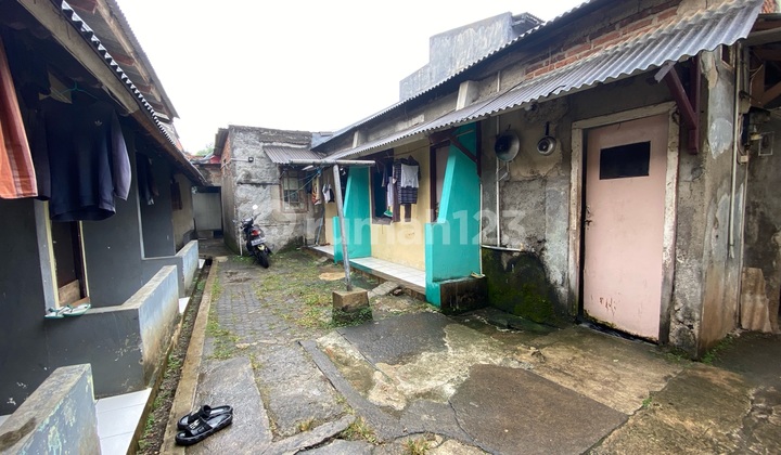 Selling Old House in Strategic Location in Cimanggis Depok, 100m2 Area, Close to NJOP. 2