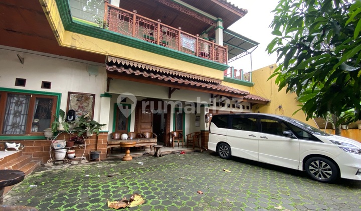 Jual Rumah Nuansa Etnik Kayu 385M2, Hak Milik, Dekat ke Bandara Halim Perdana Kusumah, 2 Lantai, Jalan Depan Lebar 2 Mobil, Rp 4 M Nego Jual Rumah Nuansa Etnik Kayu 385M2, Hak Milik, Dekat ke Bandara Halim Perdana Kusumah, 2 Lantai, Jalan Depan Lebar 2 Mobil, Rp 4 M Nego