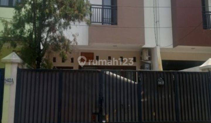 Rumah minimalis 2 lantai di kramat jaya baru jakpus hanya 1Man 1