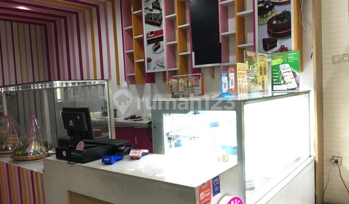 Ruko ciputat luas tanah 160 41/2 lantai hanya 3Man