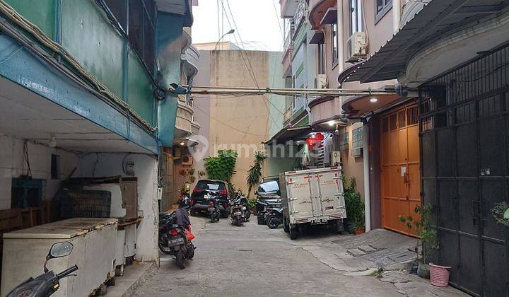 Rumah 3 Lantai SHM dekat gajah Mada Glodok hanya 1Man 1