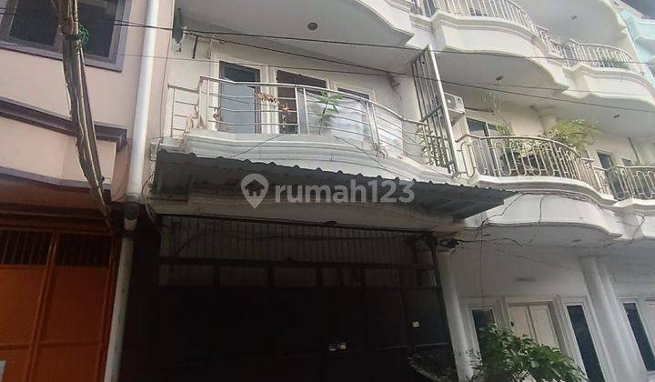 Rumah 3 Lantai SHM dekat gajah Mada Glodok hanya 1Man 2