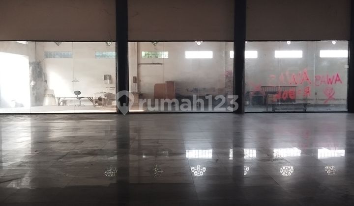 Ex showroom gunung sahari luas tanah 2628 siap pakai dekat mangga besar