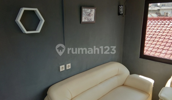 Rumah Kost Dan Kontrakan 3 Lantai Dijual. Bagus Untuk Investasi Di Mampang Jaksel