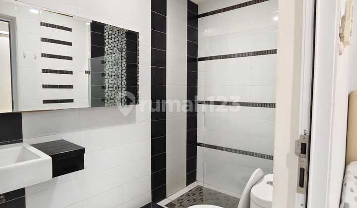 Rumah Rapi Mewah Carport 4 Unit Di Pasar Baru Rumah Rapi Mewah Carport 4 Unit Di Pasar Baru