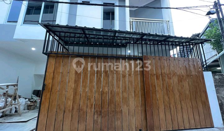 Newly Built 2-Story House in Gunung Sahari, Close Access to Busway and Train Station 1