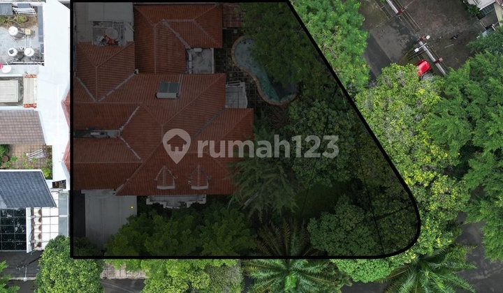 Rumah Tua Luas Hook Hitung Tanah di Prime Area Kebayoran Baru