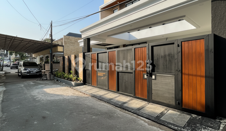 Dijual Rumah Baru Mewah Strategis Nempel Pondok Indah Jaksel