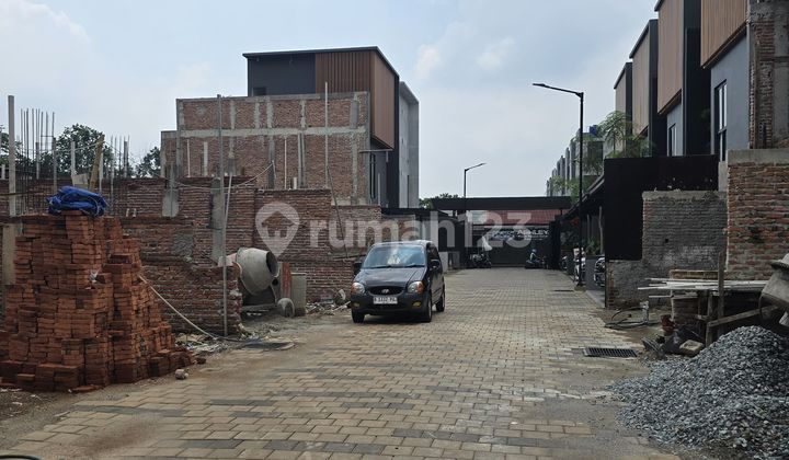 2 Unit Lagi! Rumah Modern Tropis Strategis di Pondok Cabe Tangsel 2 Unit Lagi! Rumah Modern Tropis Strategis di Pondok Cabe Tangsel