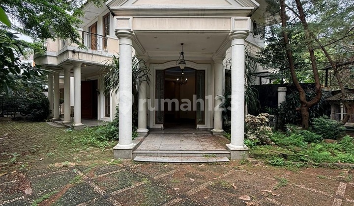 Hook House, Land Area Calculation 960 M² in Senayan Kebayoran Baru Hook House, Land Area Calculation 960 M² in Senayan Kebayoran Baru