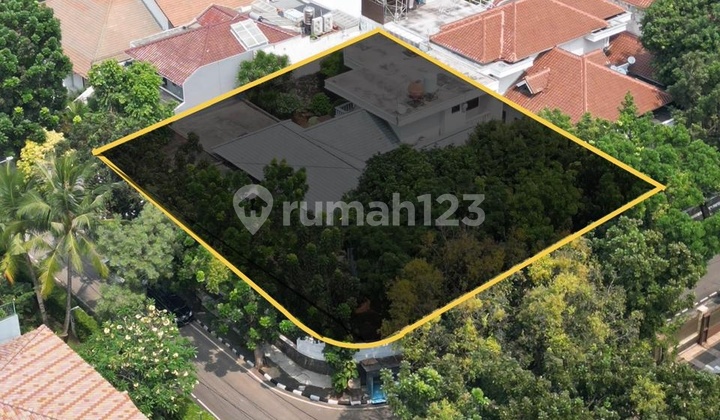 Rumah Luas Hook Hitung Tanah Siap Huni Modern Tropis di Menteng 2