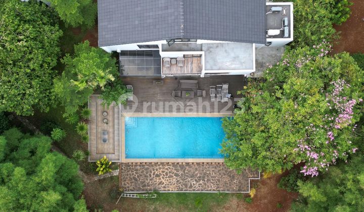 Rumah Mewah Luas Semi Furnished Modern Tropis di Veteran Bintaro 2