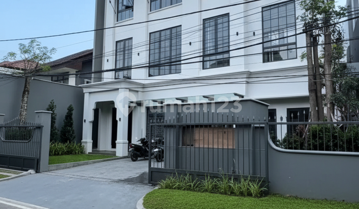 Dijual Rumah Baru Mewah Klasik Di Senayan Kebayoran Baru Jaksel Dijual Rumah Baru Mewah Klasik Di Senayan Kebayoran Baru Jaksel