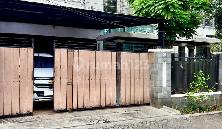 Quick Sale Luxury Hook House in Panglima Polim, Kebayoran Baru Quick Sale Luxury Hook House in Panglima Polim, Kebayoran Baru