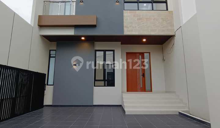 New House Ready to Occupy For Sale in Meruya Kembangan, West Jakarta New House Ready to Occupy For Sale in Meruya Kembangan, West Jakarta