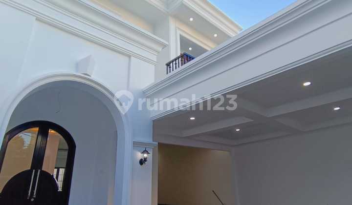 Dijual Rumah Baru Mewah American Classic di Kreo Petukangan 2
