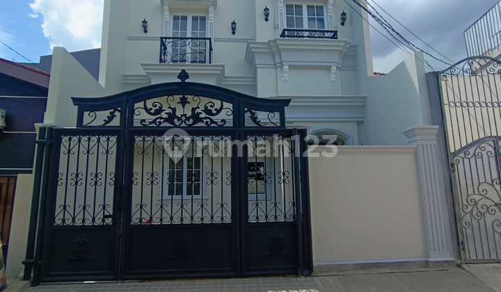 For Sale New Classic Luxury House Ready to Occupy in Joglo Kembangan For Sale New Classic Luxury House Ready to Occupy in Joglo Kembangan