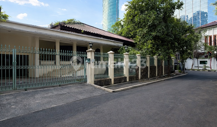 Rumah Luas Hook Hitung Tanah Harga Under NJOP di Mega Kuningan