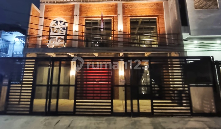 For Sale Luxury House Suitable for Office in Setiabudi Kuningan, South Jakarta 2