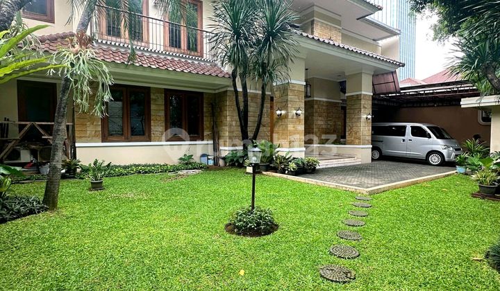 Jual Cepat Rumah Mewah Luas Strategis di Senayan Kebayoran Baru