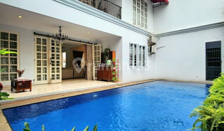 Rumah Hook Semi Furnished Desain Modern Classic di Kebayoran Lama Rumah Hook Semi Furnished Desain Modern Classic di Kebayoran Lama