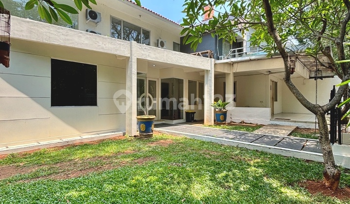 For Sale Modern Tropical Wide Hook House in Senayan Kebayoran Baru