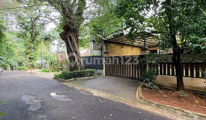 Rumah Siap Huni Strategis di Kebayoran Baru Dekat Senayan City 2