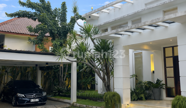 Jual Cepat Rumah Luas Mewah Klasik Strategis di Jagakarsa