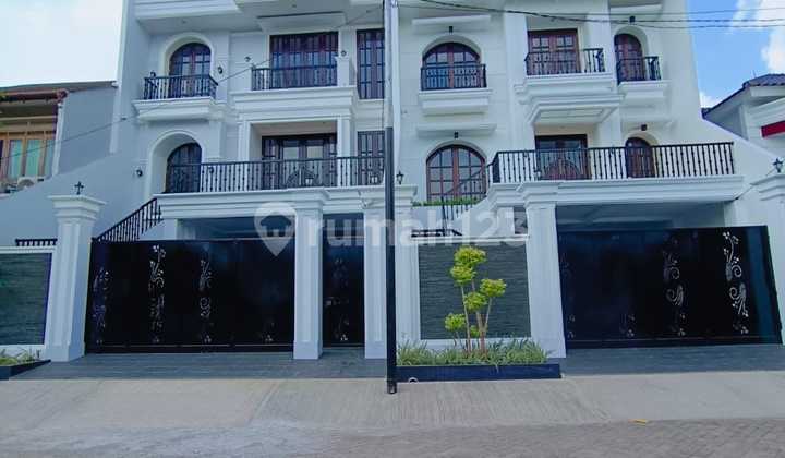 Rumah Baru Semi Furnished Mewah Klasik Di Deplu Kreo Petukangan