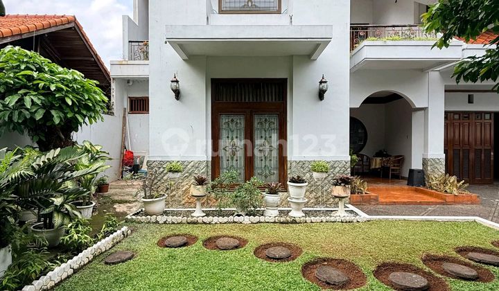 Jual Cepat Rumah Full Furnished Luas Modern Tropis di Pancoran Jual Cepat Rumah Full Furnished Luas Modern Tropis di Pancoran