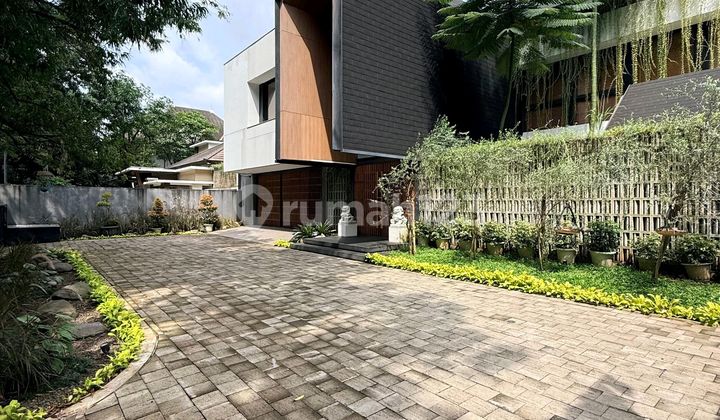 New Fully Furnished Modern Tropical House in Brawijaya, Kebayoran Baru 2
