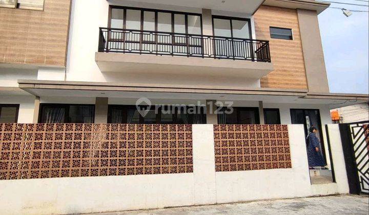 Rumah Semi Furnished Pinggir Jalan Di Meruya Selatan Kembangan 1