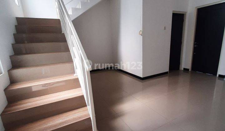 Disewakan Rumah di Boulevard Taman Rivera Regency, medokan, Rungkut,  Surabaya
 4