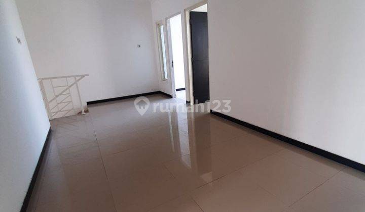 Disewakan Rumah di Boulevard Taman Rivera Regency, medokan, Rungkut,  Surabaya
 5