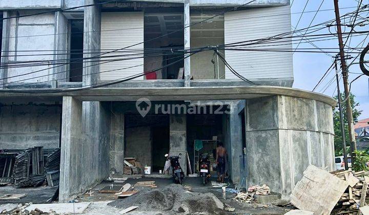 Rumah 2 Lantai di Raya Kutisari Indah Siap Huni, Surabaya Nat.ya307 1