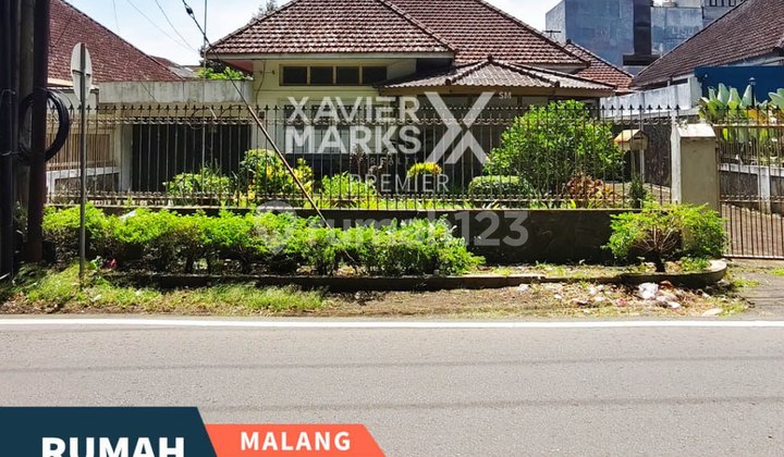 Disewakan Rumah Vintage Terawat di Simpang Ijen Klojen Malang