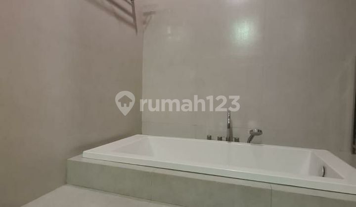 Dijual Rumah Semi Furnished di Istana Dieng Malang Kawasan Elit 2