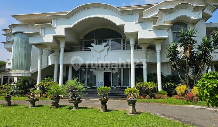 FOR SALE Super Spacious Luxury Nice House in Tidar, Malang City 2