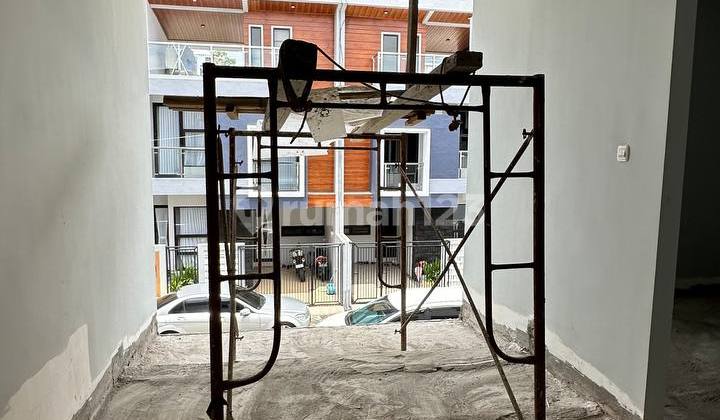 New Furnished Rukos for Sale in Tasikmadu Malang, Close to Many Campuses. 2