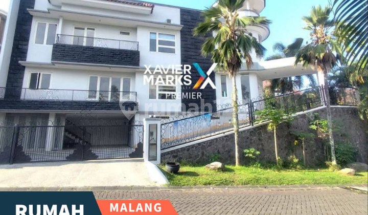 Luxury Elegant House in Tidar Malang with Private Pool Luxury Elegant House in Tidar Malang with Private Pool